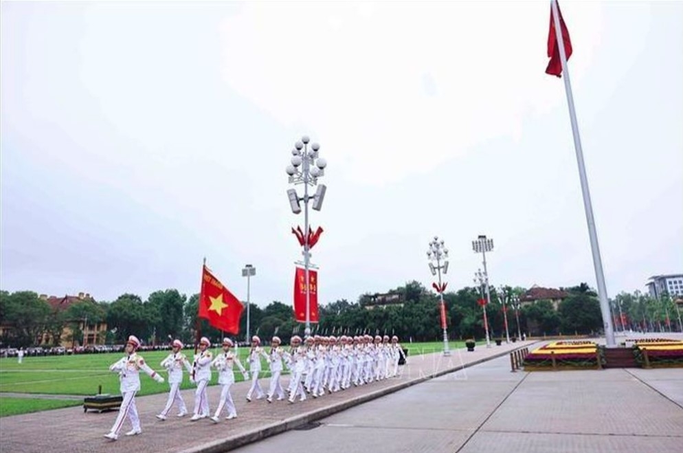 sacred flag-salute ceremony marks president ho chi minh s 135th birthday picture 7 sacred flag-salute ceremony marks president ho chi minh s 135th birthday picture 7