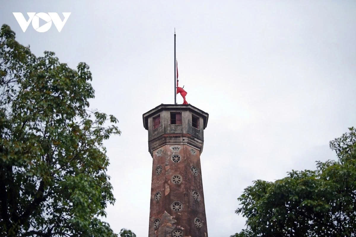 flags lowered to half-mast nationwide for former president tran duc luong picture 17 flags lowered to half-mast nationwide for former president tran duc luong picture 17