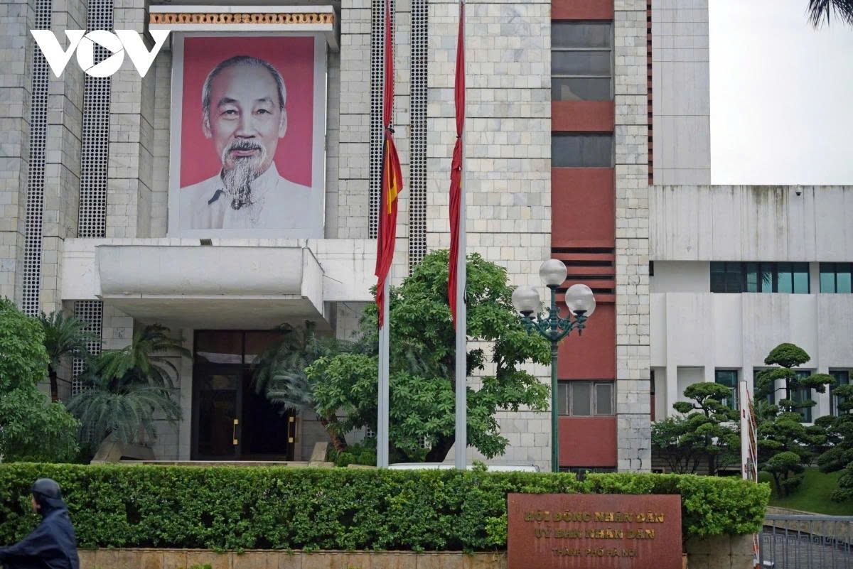 flags lowered to half-mast nationwide for former president tran duc luong picture 18 flags lowered to half-mast nationwide for former president tran duc luong picture 18