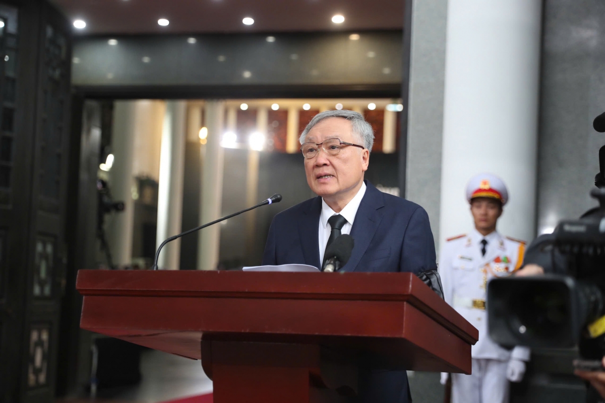 cử hành trọng thể lễ viếng nguyên chủ tịch nước trần Đức lương hình ảnh 25 cu hanh trong the le vieng nguyen chu tich nuoc tran Duc luong hinh anh 25