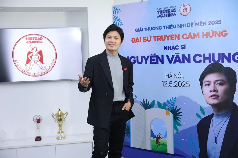 nhac si nguyen van chung tro thanh Dai su truyen cam hung giai thuong de men hinh anh 2