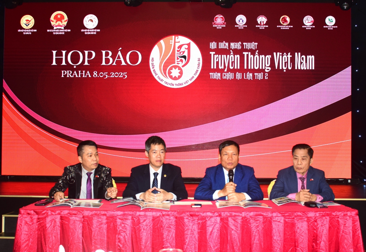 Gìn giữ, bảo tồn và phát huy văn hóa truyền thống Việt Nam ở nước ngoài