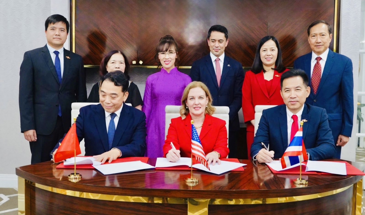 thủ tướng việt nam và thái lan chứng kiến thỏa thuận chuyển giao 50 tàu bay boeing hình ảnh 1 thu tuong viet nam va thai lan chung kien thoa thuan chuyen giao 50 tau bay boeing hinh anh 1