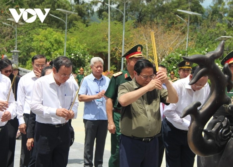 pm chinh attends events marking 50 years of con dao s liberation picture 4 pm chinh attends events marking 50 years of con dao s liberation picture 4