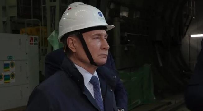Ông putin lần đầu thăm kursk sau khi giành lại quyền kiểm soát từ ukraine hình ảnh 1 Ong putin lan dau tham kursk sau khi gianh lai quyen kiem soat tu ukraine hinh anh 1