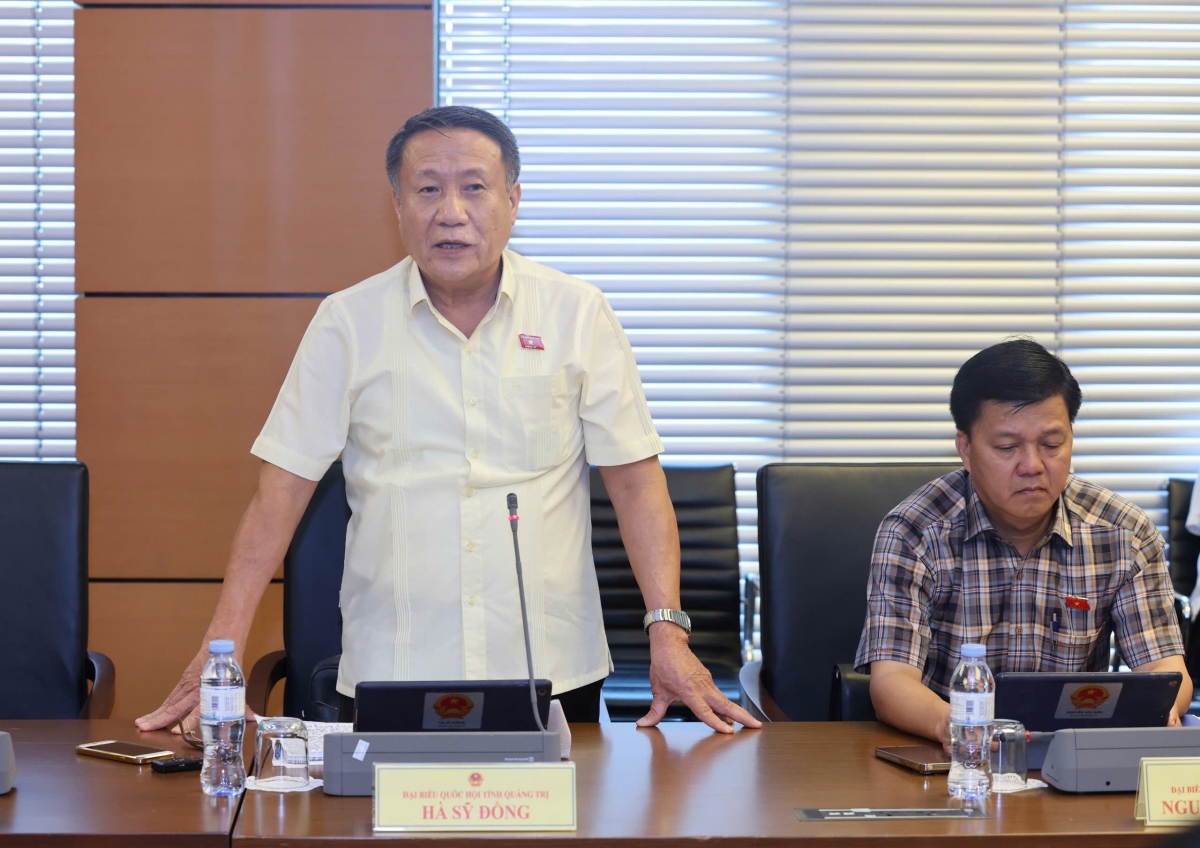 Dbqh lo ngai giu vang ngay cang rui ro, hang gia hang nhai bung phat khap noi hinh anh 2 Dbqh lo ngai giu vang ngay cang rui ro, hang gia hang nhai bung phat khap noi hinh anh 2