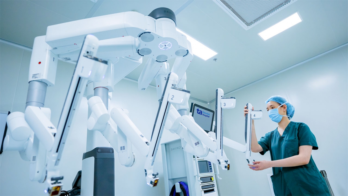 “Siêu Robot” hỗ trợ hơn 120 loại phẫu thuật phức tạp có mặt tại TP.HCM