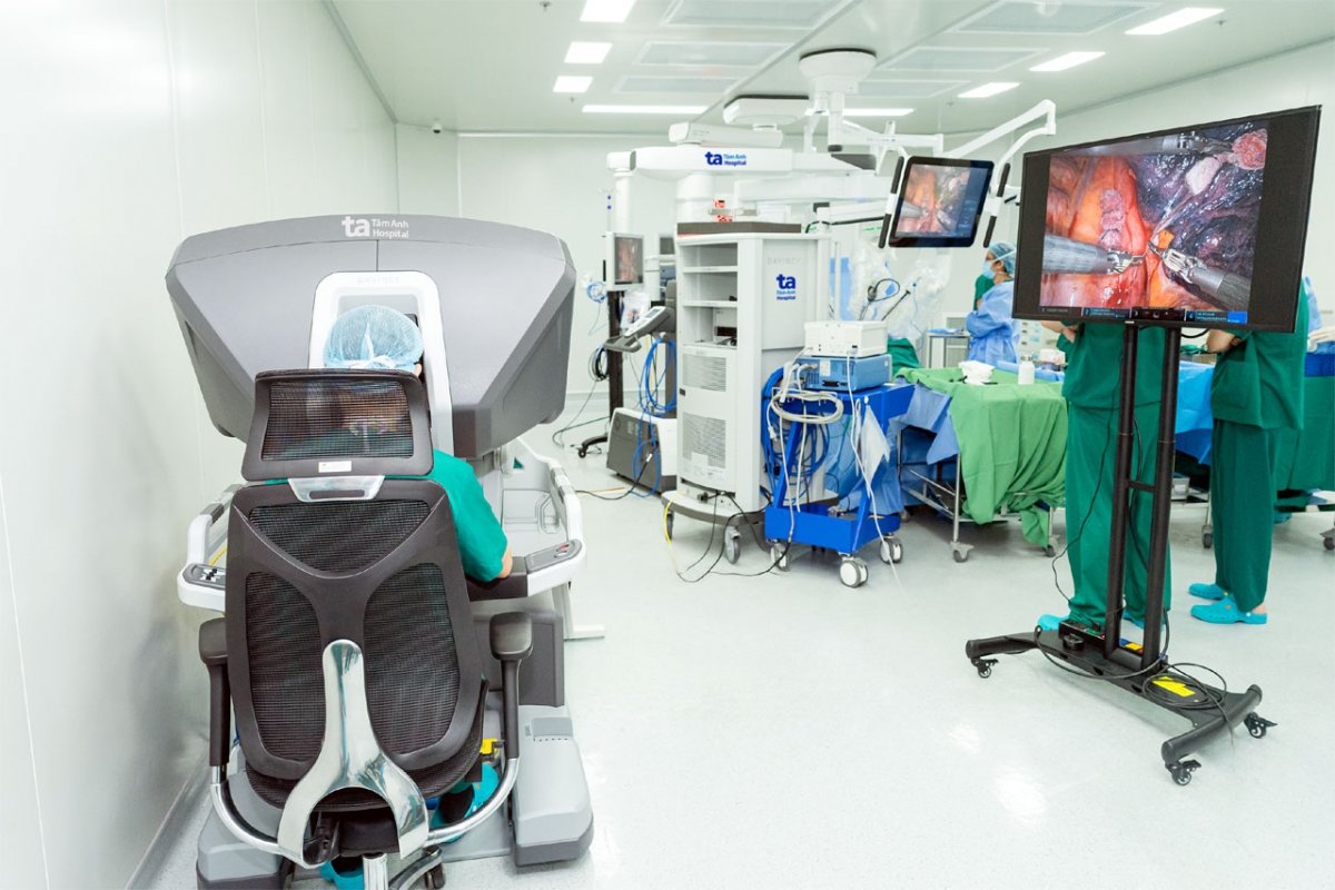 siêu robot hỗ trợ hơn 120 loại phẫu thuật phức tạp có mặt tại tp.hcm hình ảnh 2 sieu robot ho tro hon 120 loai phau thuat phuc tap co mat tai tp.hcm hinh anh 2