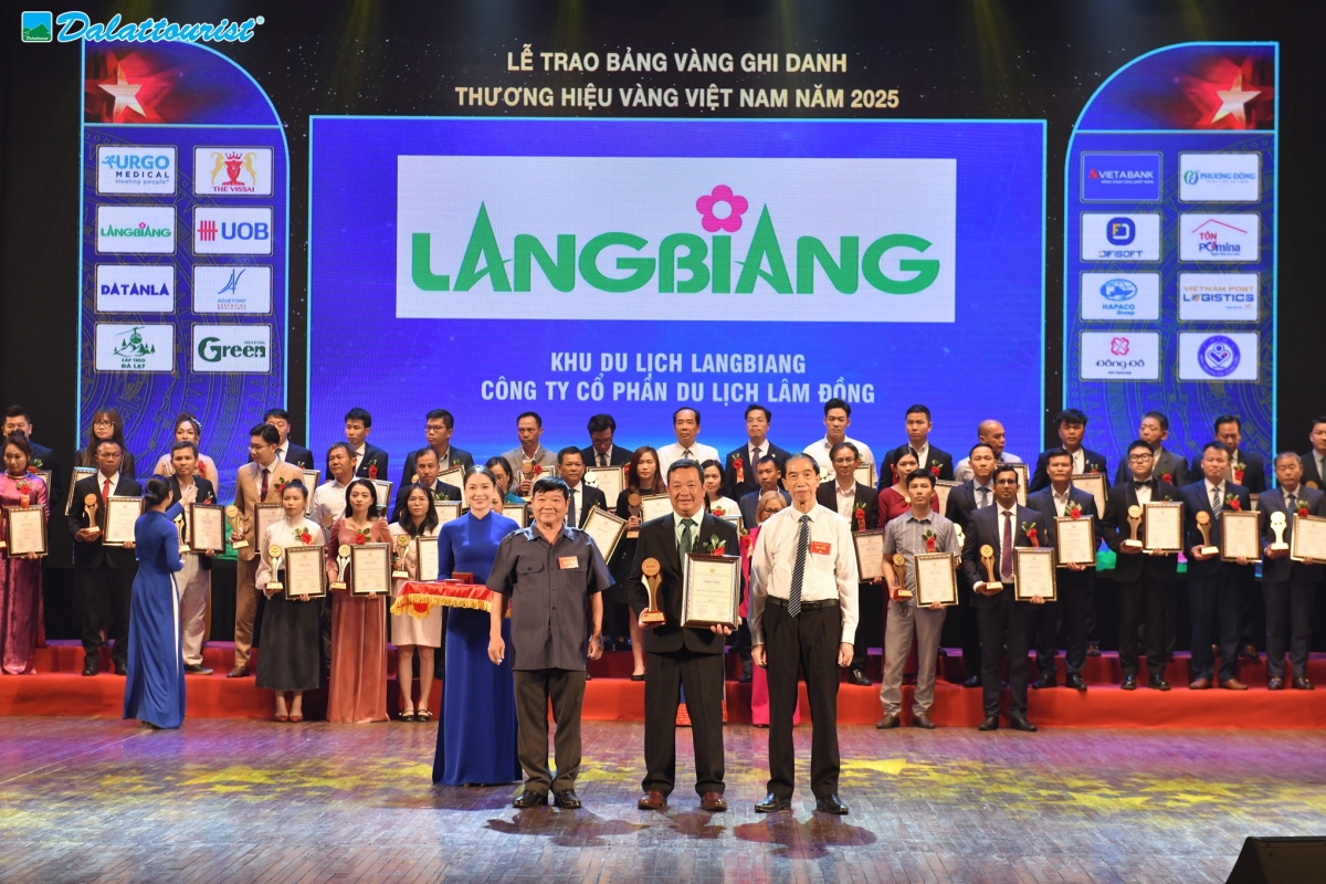 khu du lich langbiang duoc vinh danh top 10 thuong hieu vang viet nam 2025 hinh anh 2