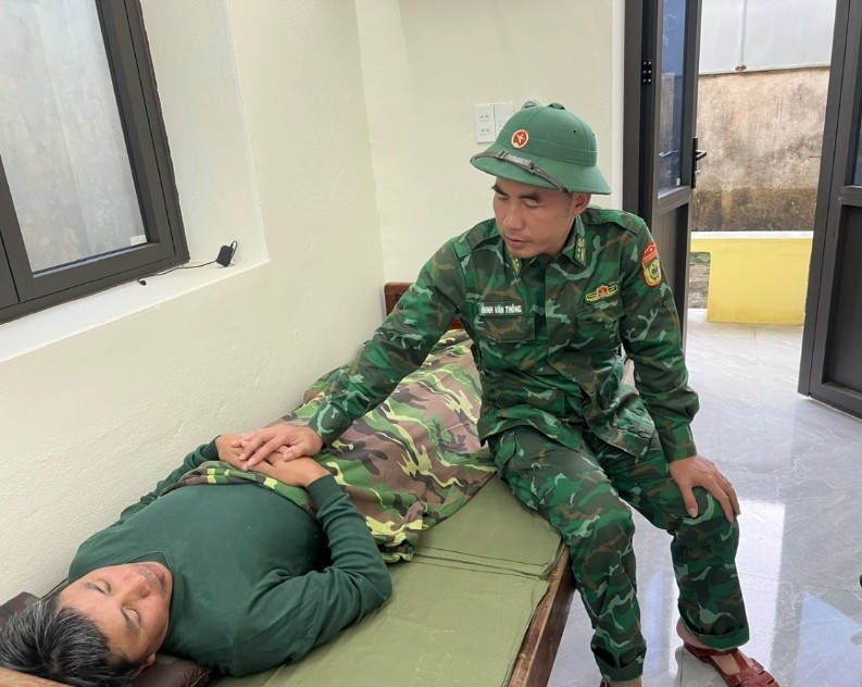 helicopters to be deployed in search for 10 missing off central vietnam picture 1 helicopters to be deployed in search for 10 missing off central vietnam picture 1