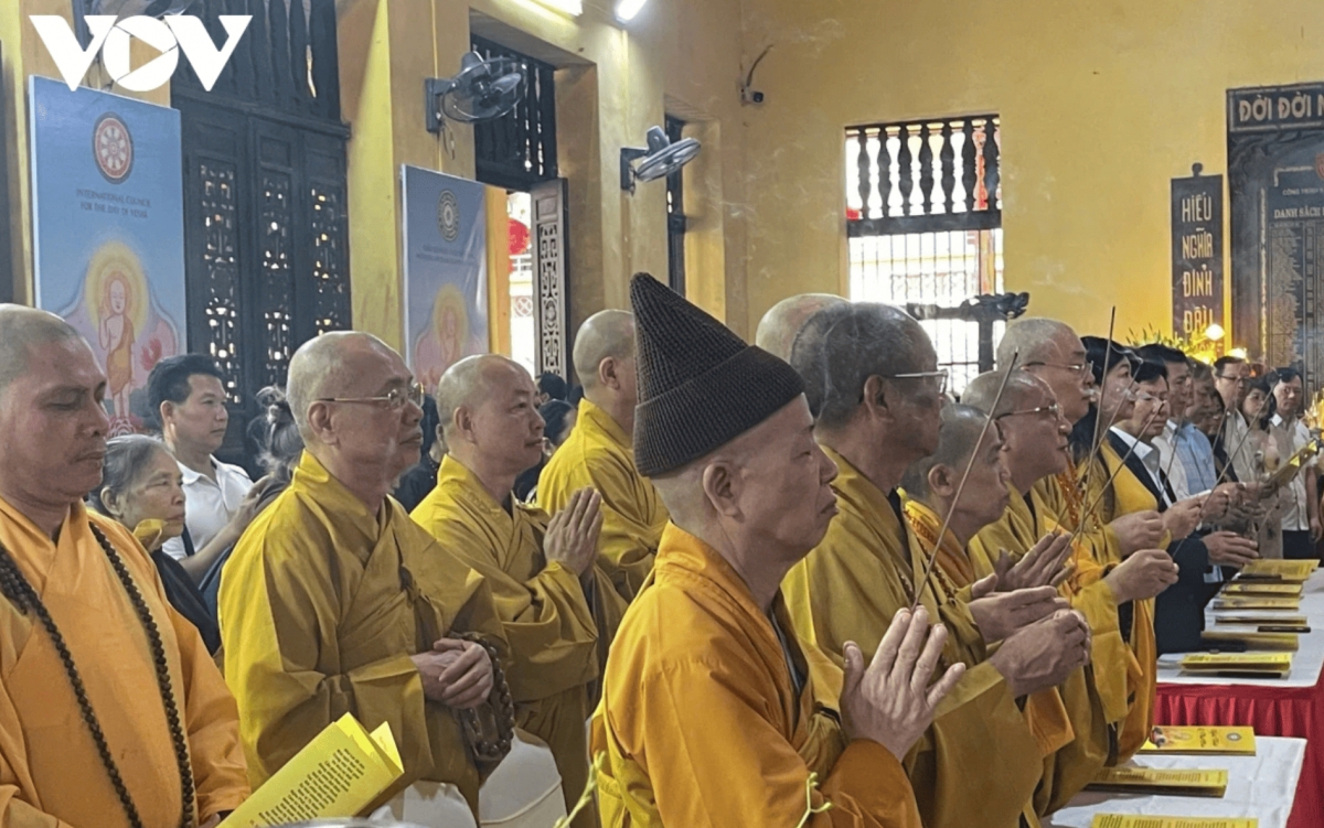 buddhists solemnly celebrate lord buddha s 2569th birthday in hanoi picture 8 buddhists solemnly celebrate lord buddha s 2569th birthday in hanoi picture 8