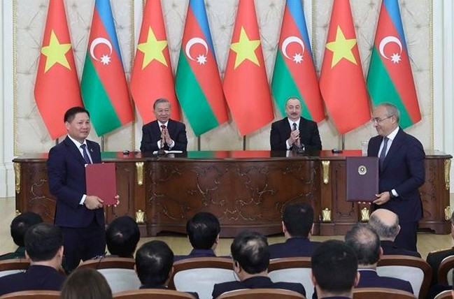 party chief witnesses signing of vietnam-azerbaijan agreements, addresses media after baku talks picture 2 party chief witnesses signing of vietnam-azerbaijan agreements, addresses media after baku talks picture 2