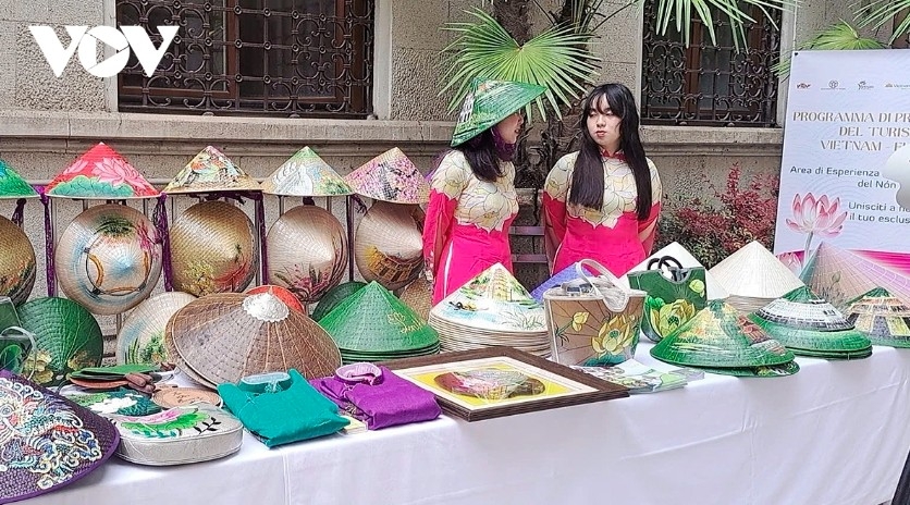 vietnamese tourism, craft villages, and cuisine promoted in milan picture 2 vietnamese tourism, craft villages, and cuisine promoted in milan picture 2