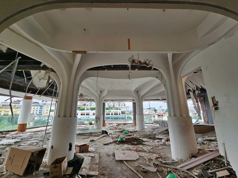 Hanoi moves ahead with demolition of ‘Shark Jaw’ building