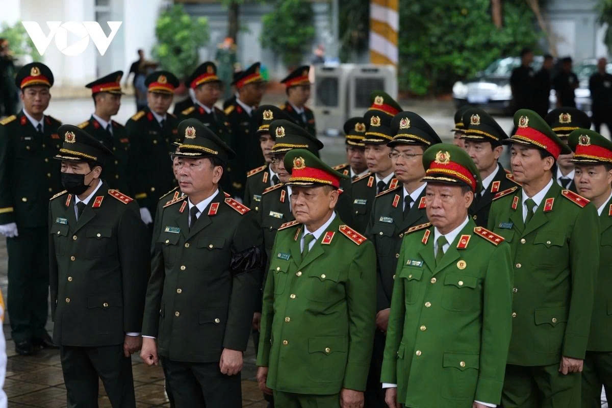 state funeral held for former president tran duc luong picture 11 state funeral held for former president tran duc luong picture 11