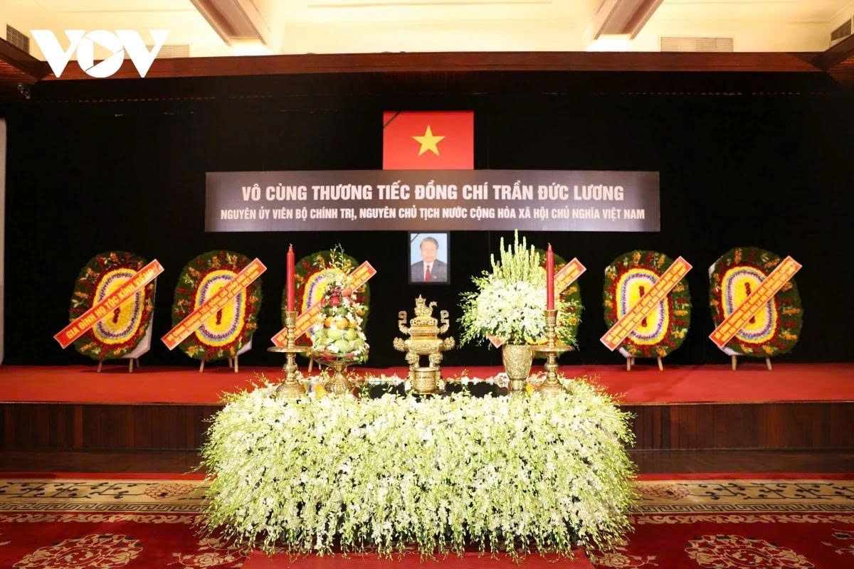 state funeral held for former president tran duc luong picture 12 state funeral held for former president tran duc luong picture 12