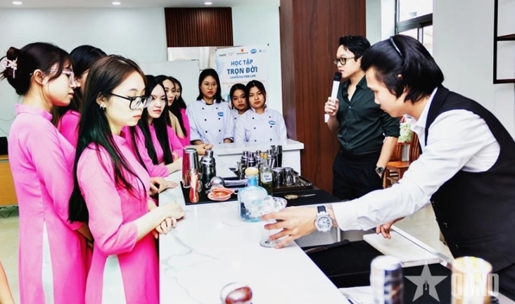 tourism industry needs high quality hands-on training to improve workforce picture 1 tourism industry needs high quality hands-on training to improve workforce picture 1