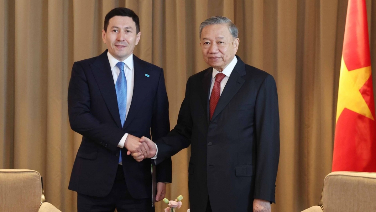 tổng bí thư tô lâm tiếp lãnh đạo một số doanh nghiệp lớn của kazakhstan hình ảnh 2 tong bi thu to lam tiep lanh dao mot so doanh nghiep lon cua kazakhstan hinh anh 2