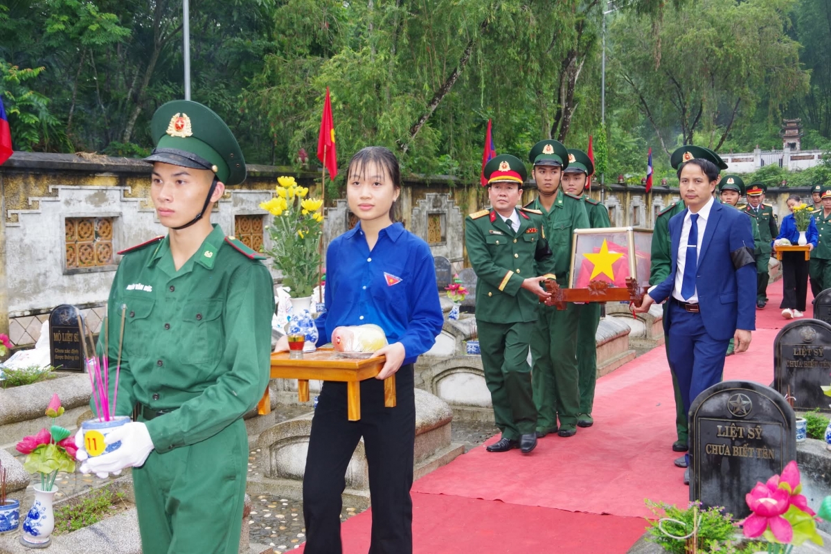 thanh hoa, truy dieu, an tang 21 hai cot liet si viet nam hy sinh tai lao hinh anh 4