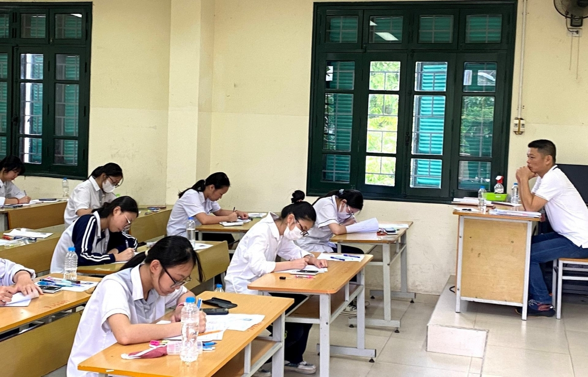 thi vào lớp 10 ở hà nội học sinh căng sức, nhà trường tăng tốc hình ảnh 1 thi vao lop 10 o ha noi hoc sinh cang suc, nha truong tang toc hinh anh 1