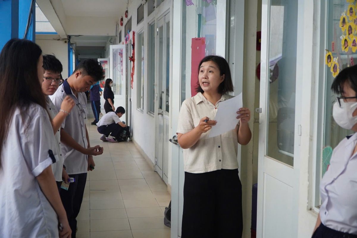 Học sinh TP.HCM thi thử tốt nghiệp THPT