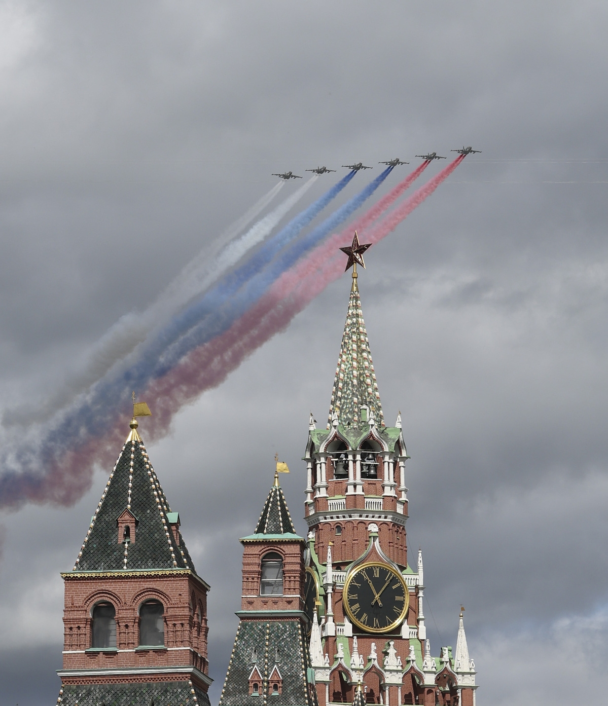 những hình ảnh ấn tượng trong buổi diễn tập duyệt binh tại thủ đô moscow, nga hình ảnh 2 nhung hinh anh an tuong trong buoi dien tap duyet binh tai thu do moscow, nga hinh anh 2