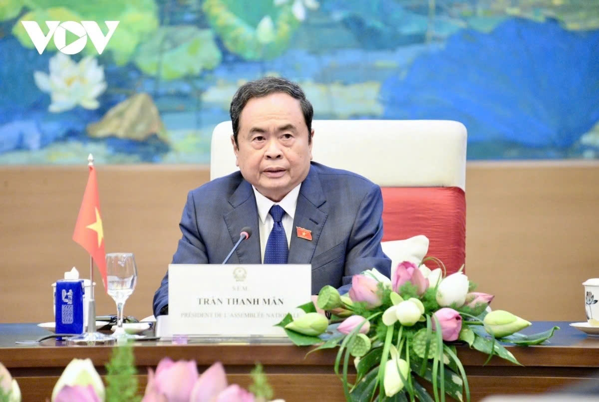 El presidente francés concluye con éxito su visita de Estado a Vietnam (foto 20)