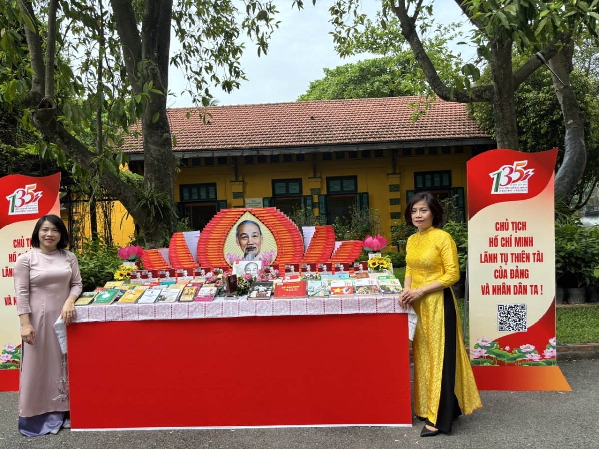 khu di tich chu tich ho chi minh to chuc chuoi hoat dong mung sinh nhat bac hinh anh 4 khu di tich chu tich ho chi minh to chuc chuoi hoat dong mung sinh nhat bac hinh anh 4