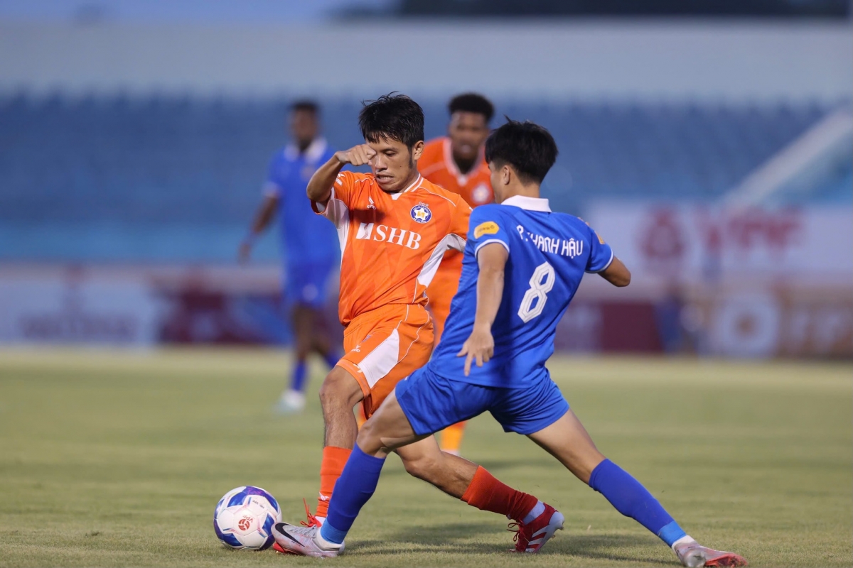 Kết quả V-League hôm nay 17/5: Đà Nẵng tạm "thoát hiểm", SLNA thắng Hà Tĩnh