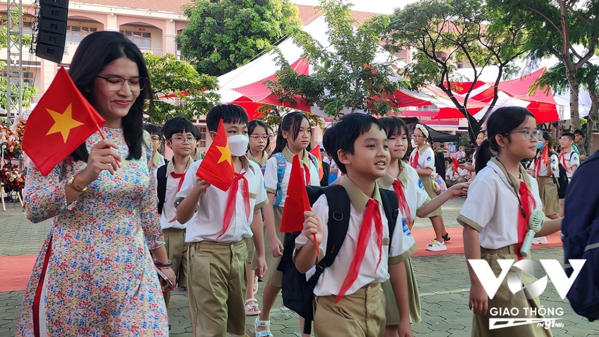 ha noi chuan bi gi de tre duoc hoc gan nha, khong can phan tuyen hinh anh 1 ha noi chuan bi gi de tre duoc hoc gan nha, khong can phan tuyen hinh anh 1