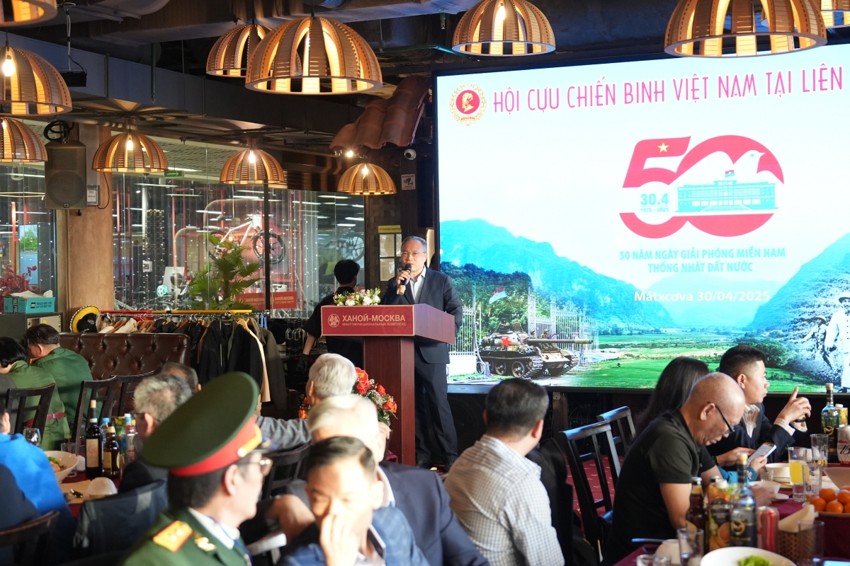 Hội cựu chiến binh Việt Nam tại Nga kỷ niệm 50 năm ngày thống nhất non sông