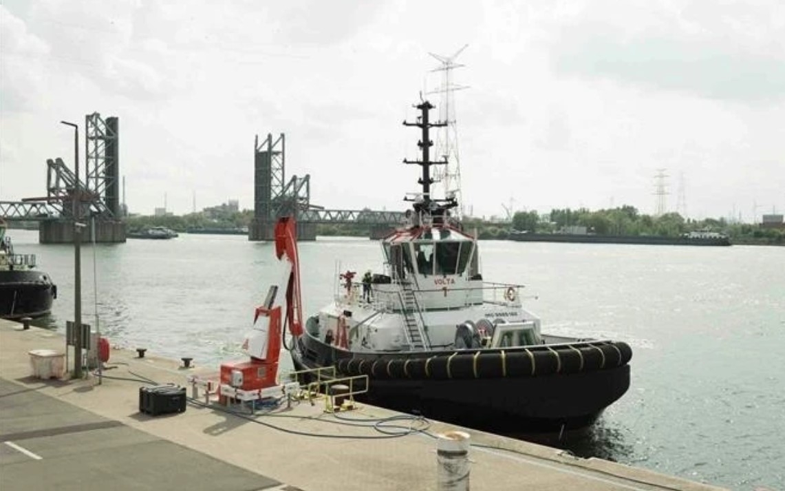 vietnamese-made electric tugboat operates at belgium s largest port picture 1 vietnamese-made electric tugboat operates at belgium s largest port picture 1