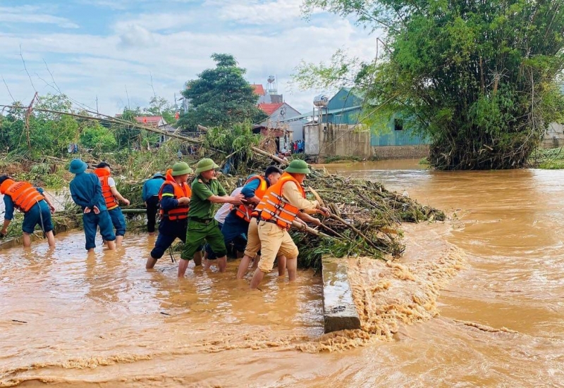 Thủ tướng yêu cầu tập trung ứng phó nguy cơ mưa lớn, sạt lở đất và lũ quét