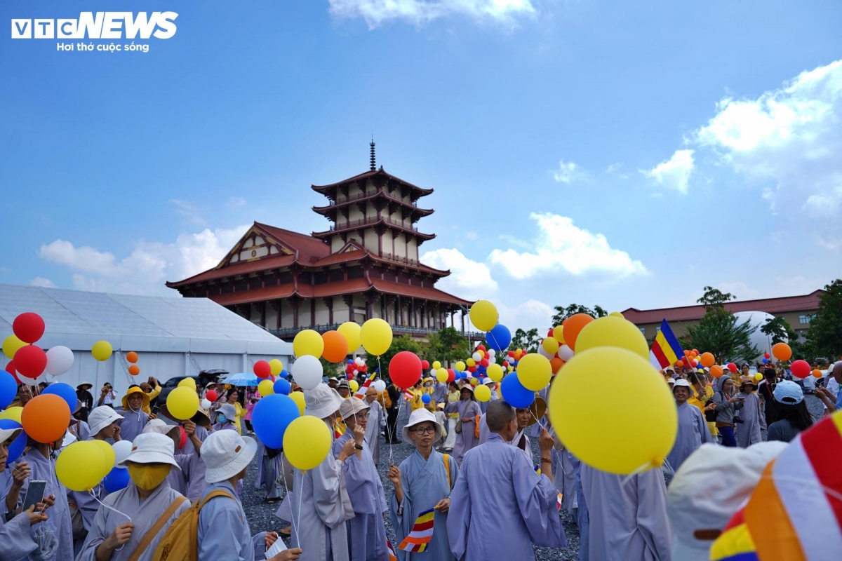 buddhist flag-hoisting ceremony at un vesak 2025 celebration picture 13
