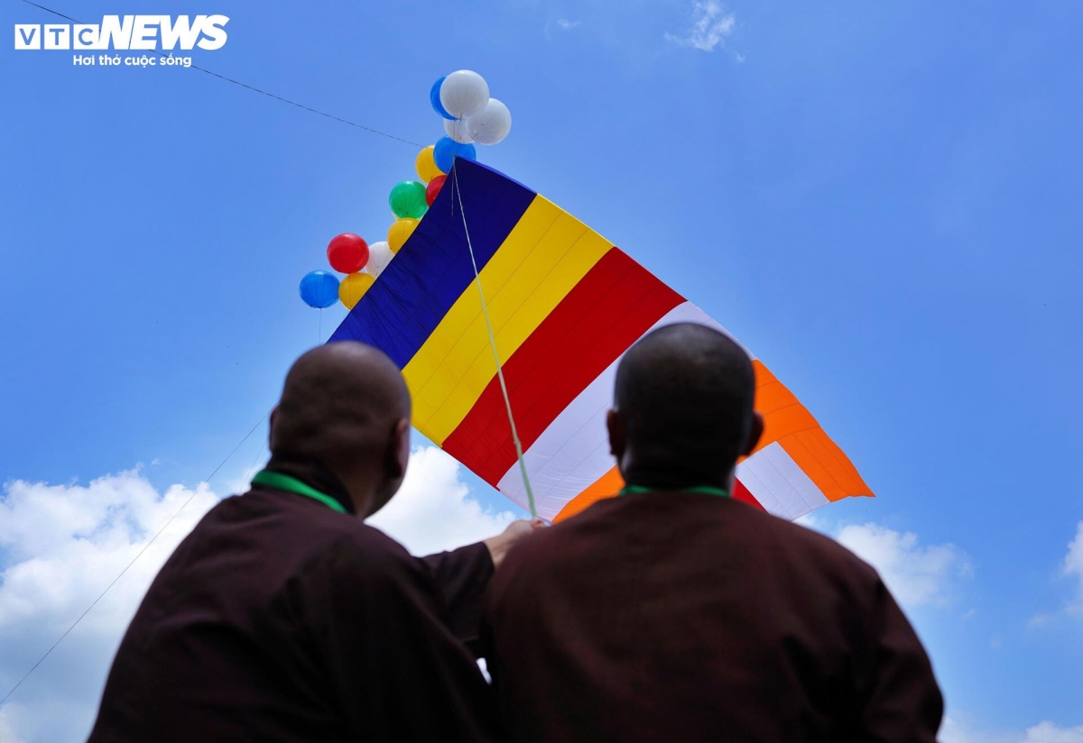 buddhist flag-hoisting ceremony at un vesak 2025 celebration picture 8