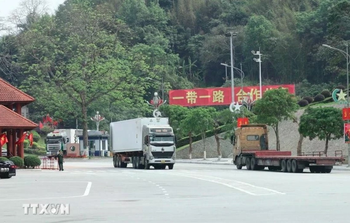 new vietnam-china int l road transport route opens picture 1