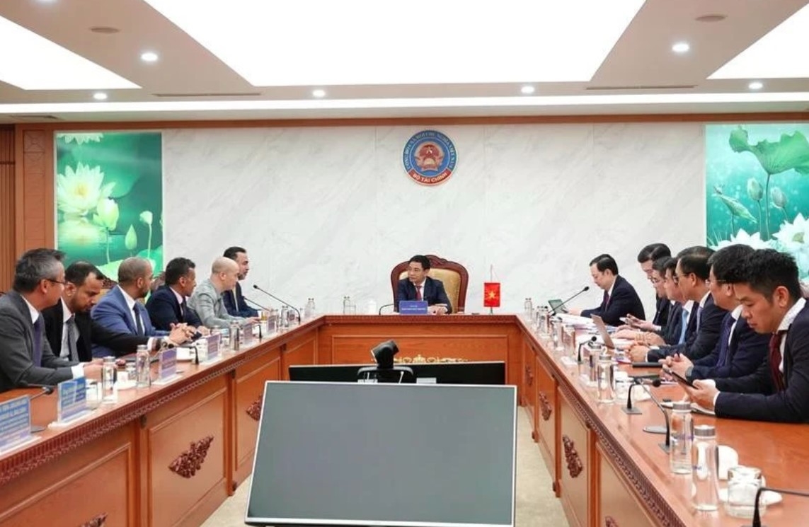 vietnam, oman deepen financial, investment ties picture 1