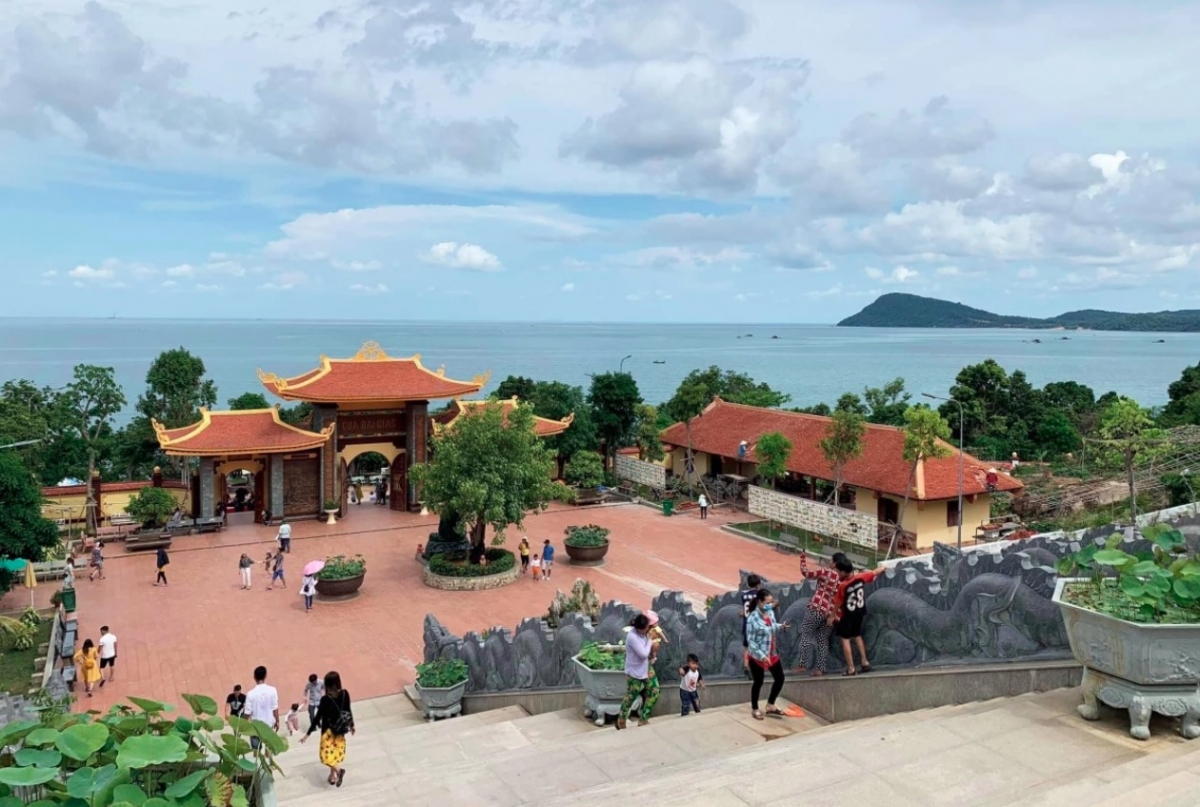 vietnamese pagodas featured in photo exhibition during un day of vesak 2025 picture 4 vietnamese pagodas featured in photo exhibition during un day of vesak 2025 picture 4