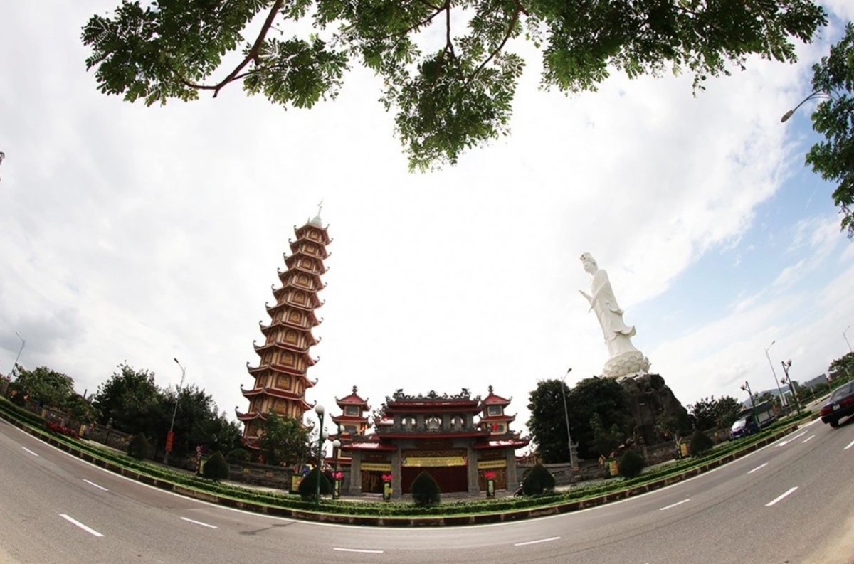 vietnamese pagodas featured in photo exhibition during un day of vesak 2025 picture 6 vietnamese pagodas featured in photo exhibition during un day of vesak 2025 picture 6