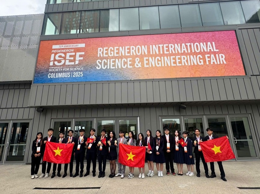 Vietnamese students win big at 2025 Regeneron science and engineering fair