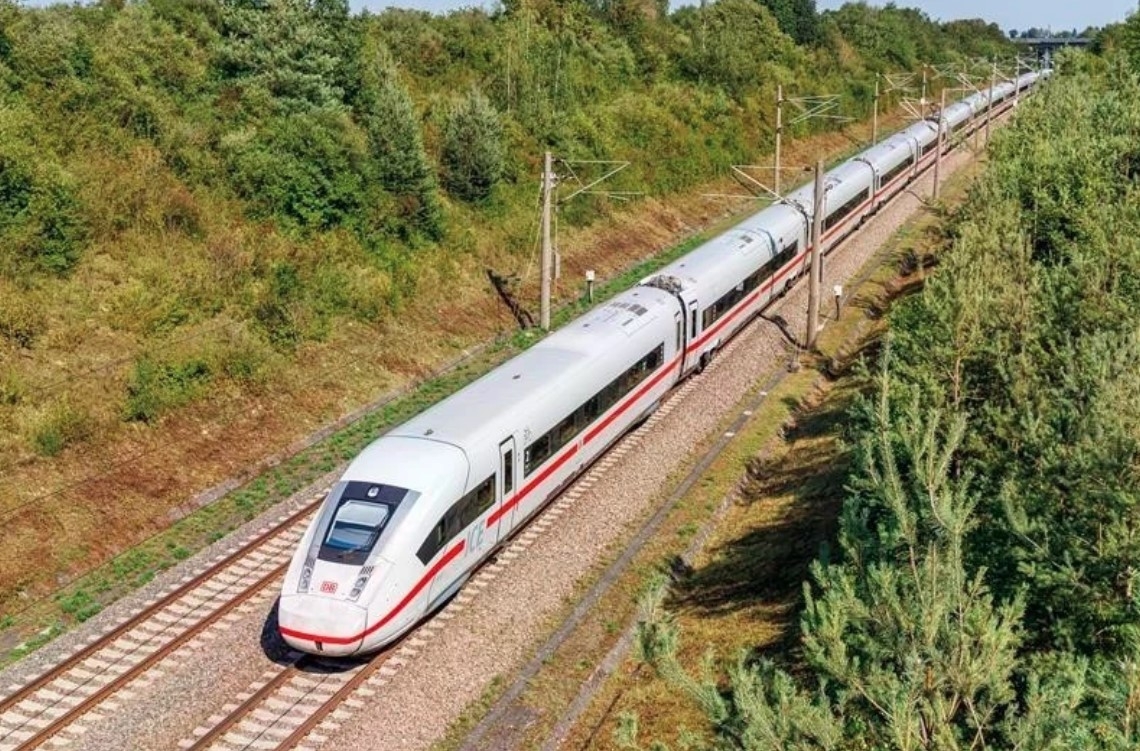 vinspeed proposes us 61.35 billion investment for north south high-speed railway picture 1