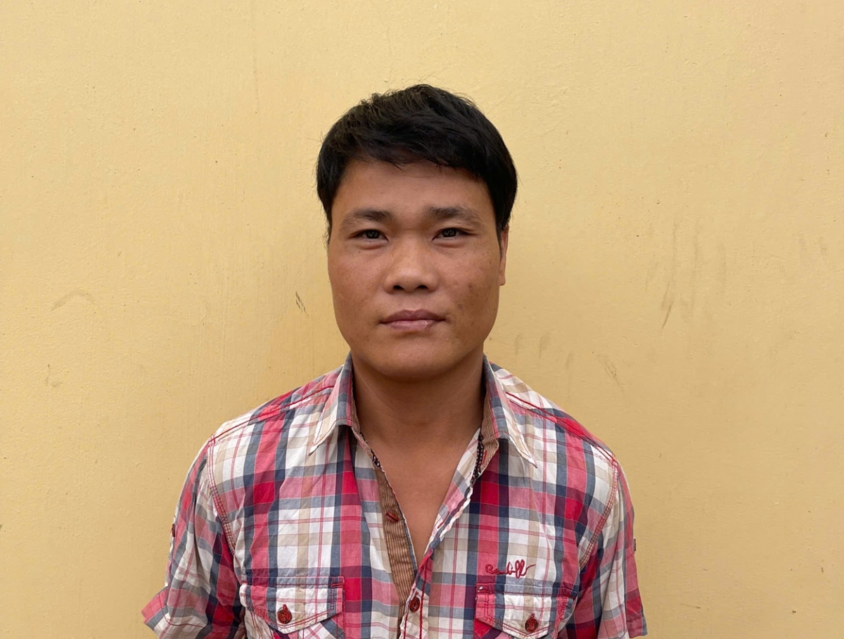 Bắt đối tượng say rượu đi vào đường cấm, xô đẩy cán bộ công an