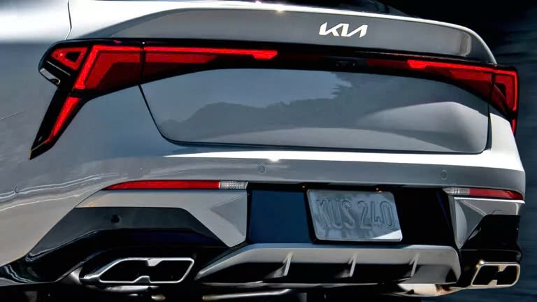 Xe điện "ế ẩm", Kia vẫn lập kỷ lục doanh số nhờ kiên trì phát triển dòng sedan