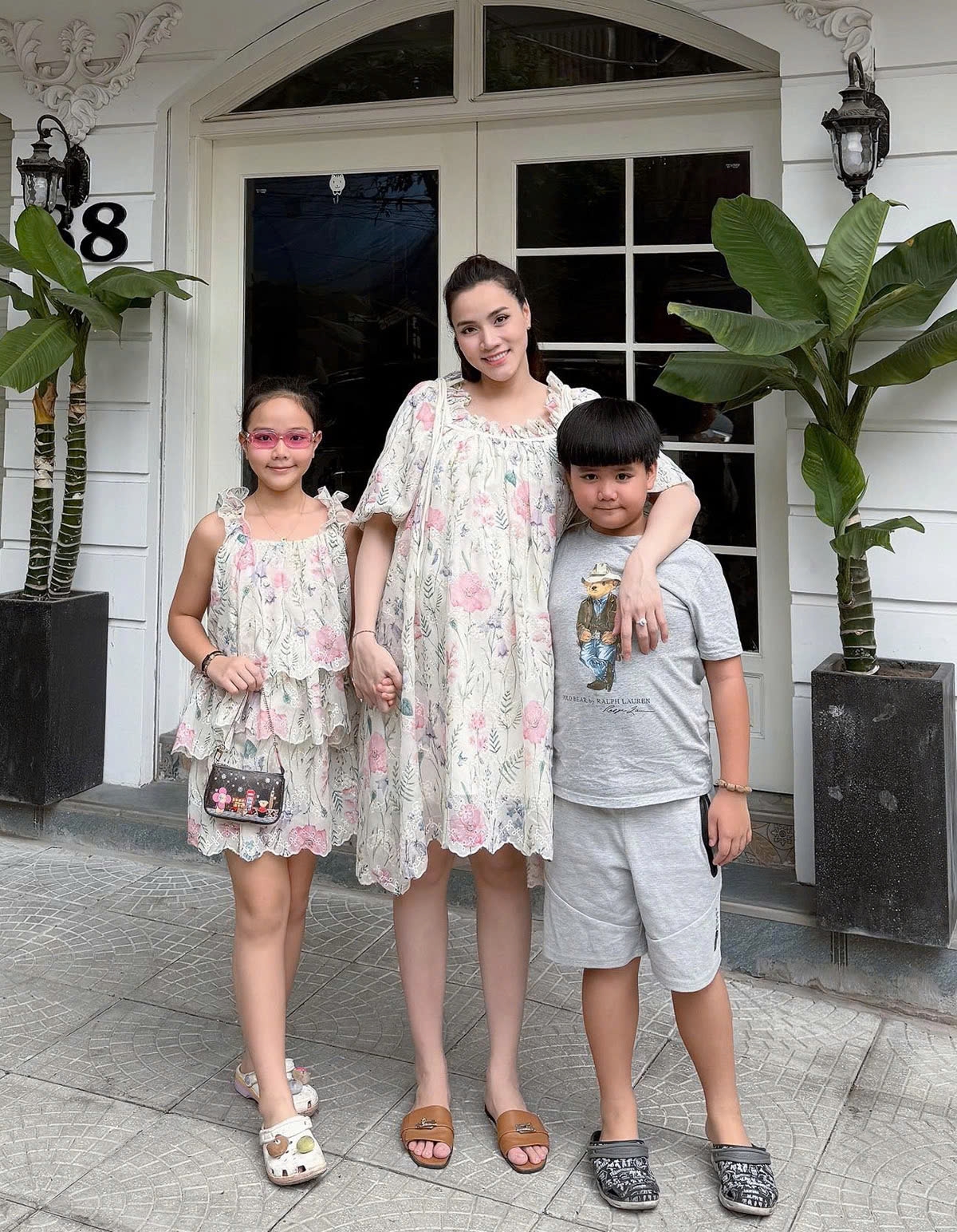 sao việt 5 5 kim lý đưa con riêng của hồ ngọc hà đi tham quan new zealand hình ảnh 2 sao viet 5 5 kim ly dua con rieng cua ho ngoc ha di tham quan new zealand hinh anh 2
