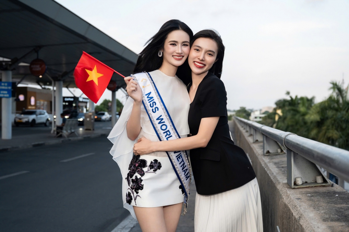 hoa hau Y nhi bat khoc o san bay truoc khi sang An Do thi miss world hinh anh 2 hoa hau Y nhi bat khoc o san bay truoc khi sang An Do thi miss world hinh anh 2