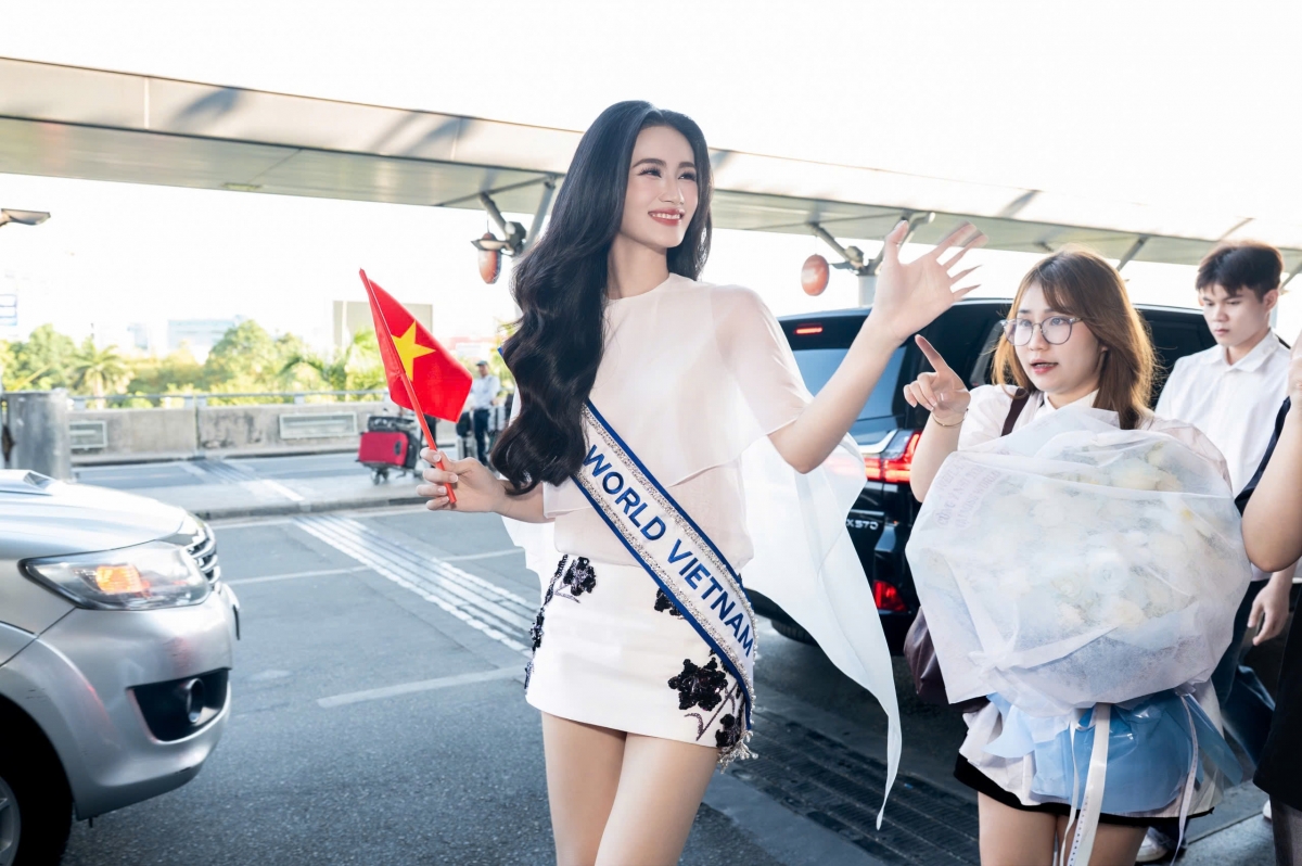 hoa hau Y nhi bat khoc o san bay truoc khi sang An Do thi miss world hinh anh 7 hoa hau Y nhi bat khoc o san bay truoc khi sang An Do thi miss world hinh anh 7