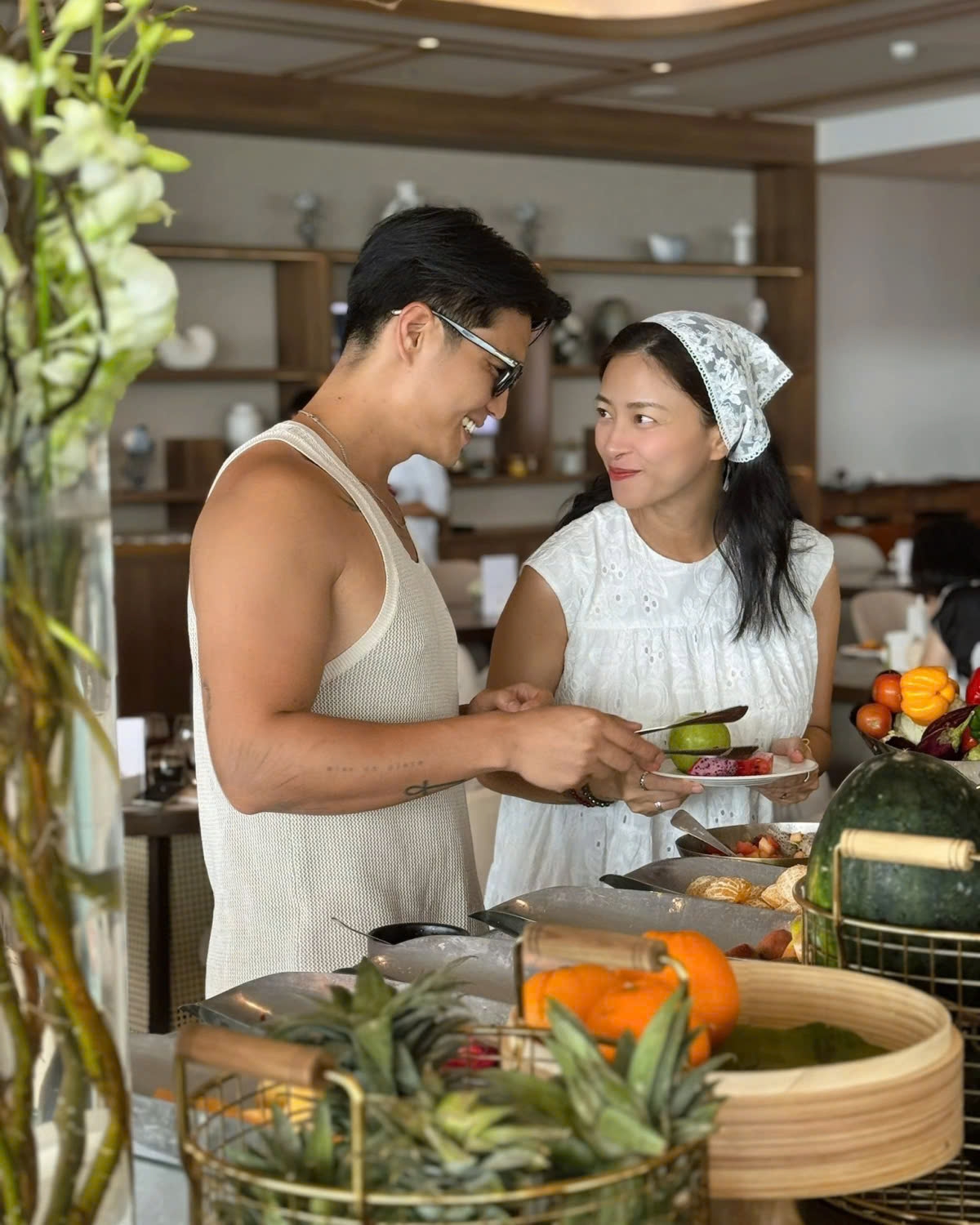 Sao Việt 12/5: Ngô Thanh Vân bỡ ngỡ trong lần đầu làm mẹ