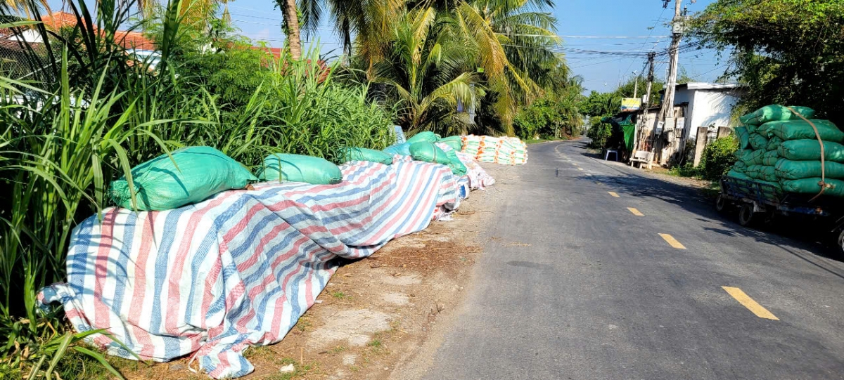 cảnh báo môi trường ô nhiễm từ các trại chăn nuôi gia cầm tại tiền giang hình ảnh 4 canh bao moi truong o nhiem tu cac trai chan nuoi gia cam tai tien giang hinh anh 4