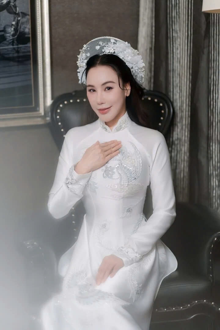 Sắc vóc xinh đẹp của Hồ Quỳnh Hương trước lễ cưới