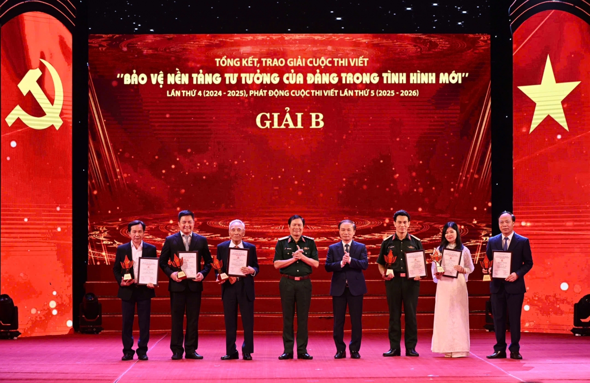 lễ trao giải cuộc thi viết bảo vệ nền tảng tư tưởng của Đảng trong tình hình mới hình ảnh 7 le trao giai cuoc thi viet bao ve nen tang tu tuong cua Dang trong tinh hinh moi hinh anh 7
